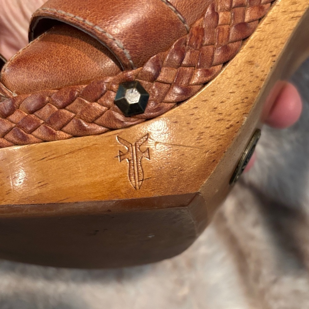 FRYE Caramel studded slingback Leather Heels - Picture 11 of 14